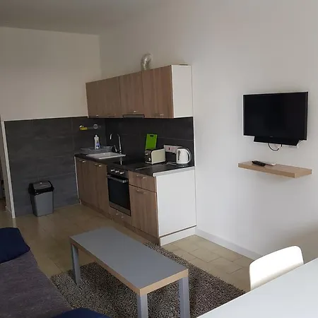 Mylos Court Apartment *
