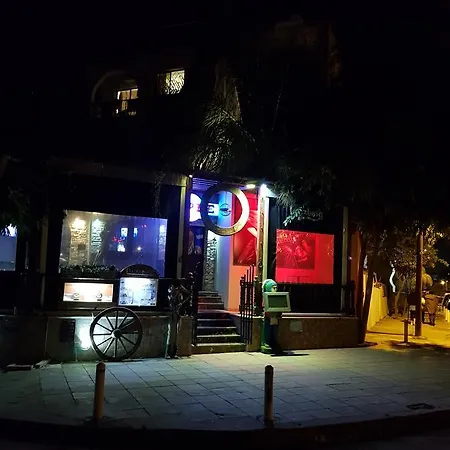 Mylos Court