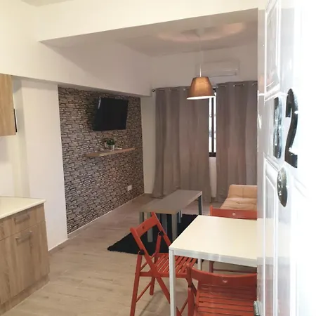 Mylos Court Apartment *