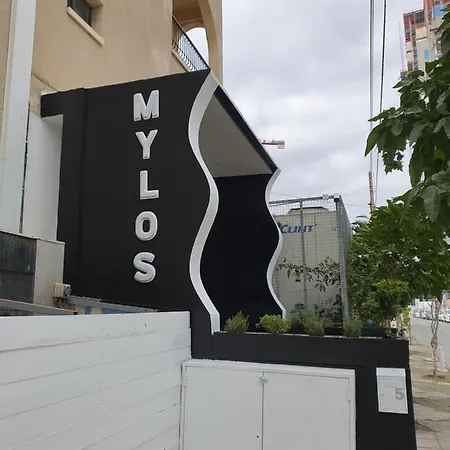 Mylos Court Apartman *